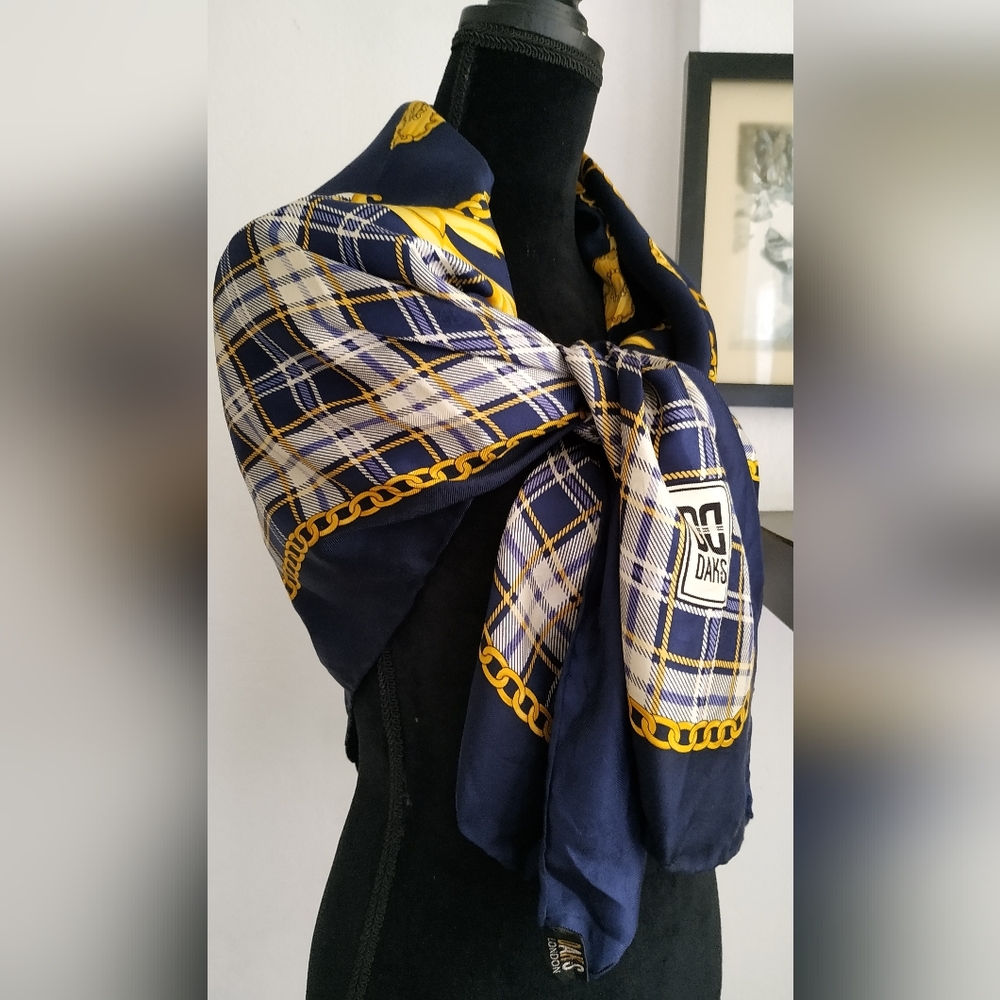 Daks  Silk Scarf Vintage - Picture 7 of 10